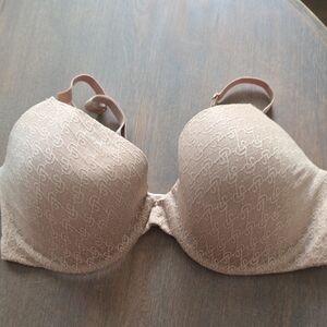 Victoria's Secret Elegant Lace Underwire Nude Bra Size 38DD